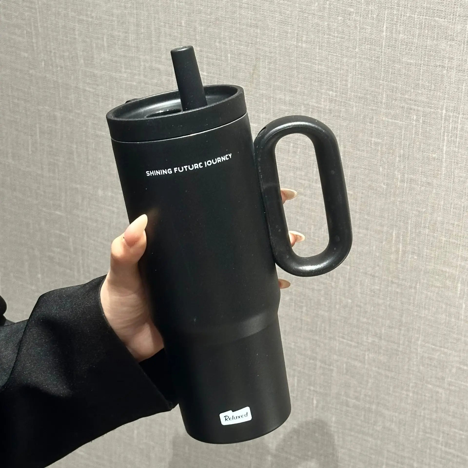 Copo Térmico em Aço Inoxidável 720ml — Com Palhinha e Asa