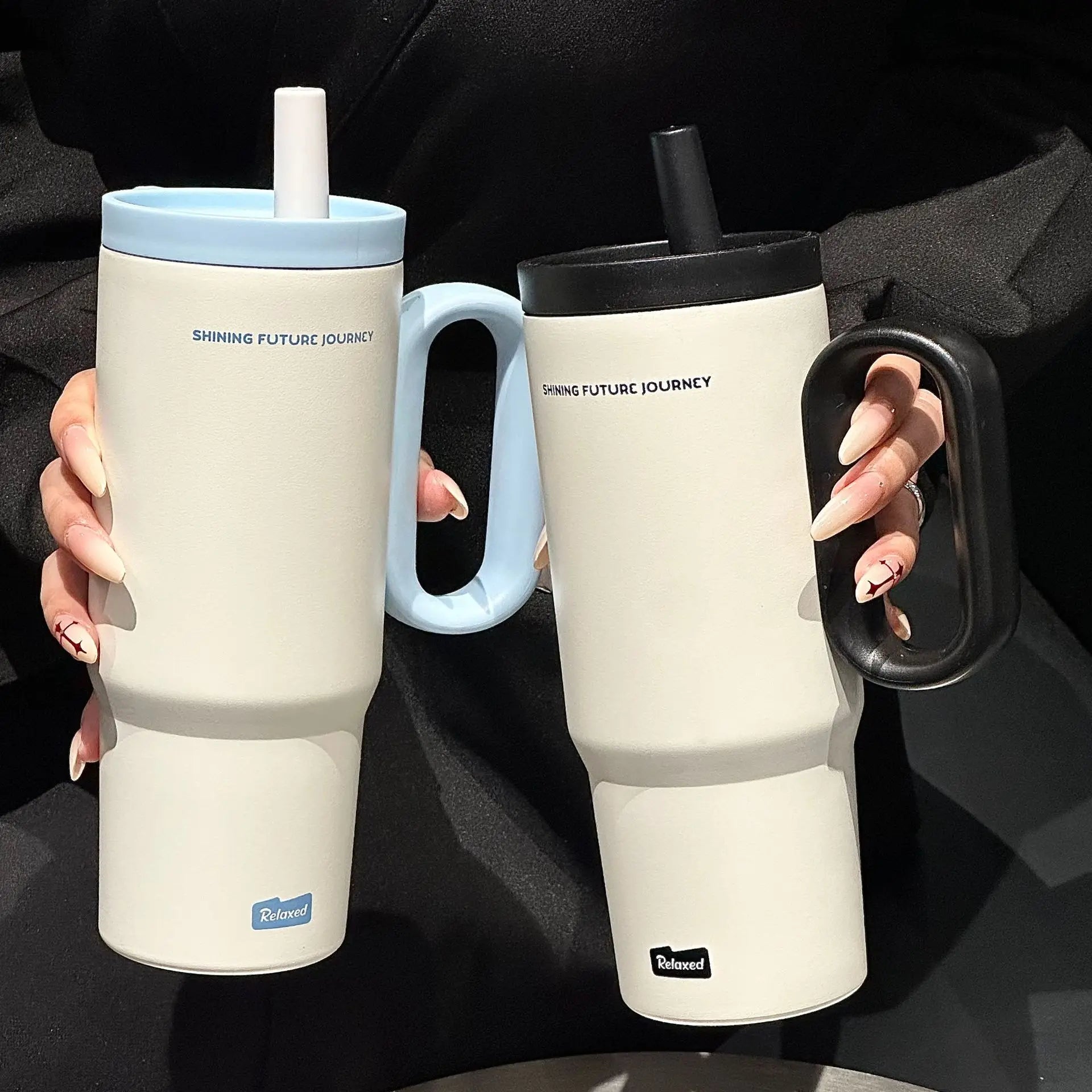 Copo Térmico em Aço Inoxidável 720ml — Com Palhinha e Asa